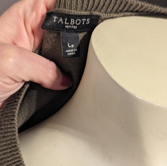 Talbots Olive Green sweater rain day boots plaid art graphic button patch large - Picture 4 of 7